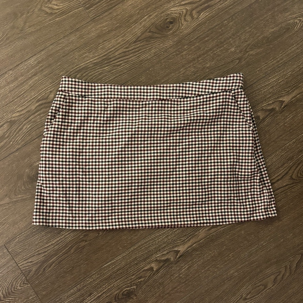 Abercrombie and Fitch checkered skirt - Picture 2 of 4